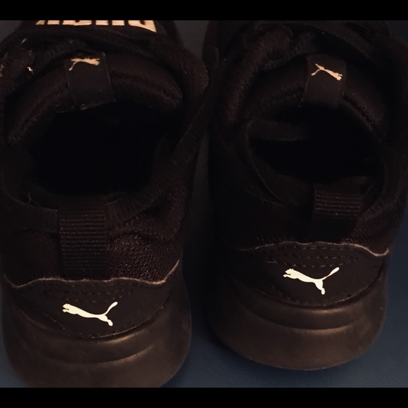 Boys Puma shoes - Picture 2 of 2